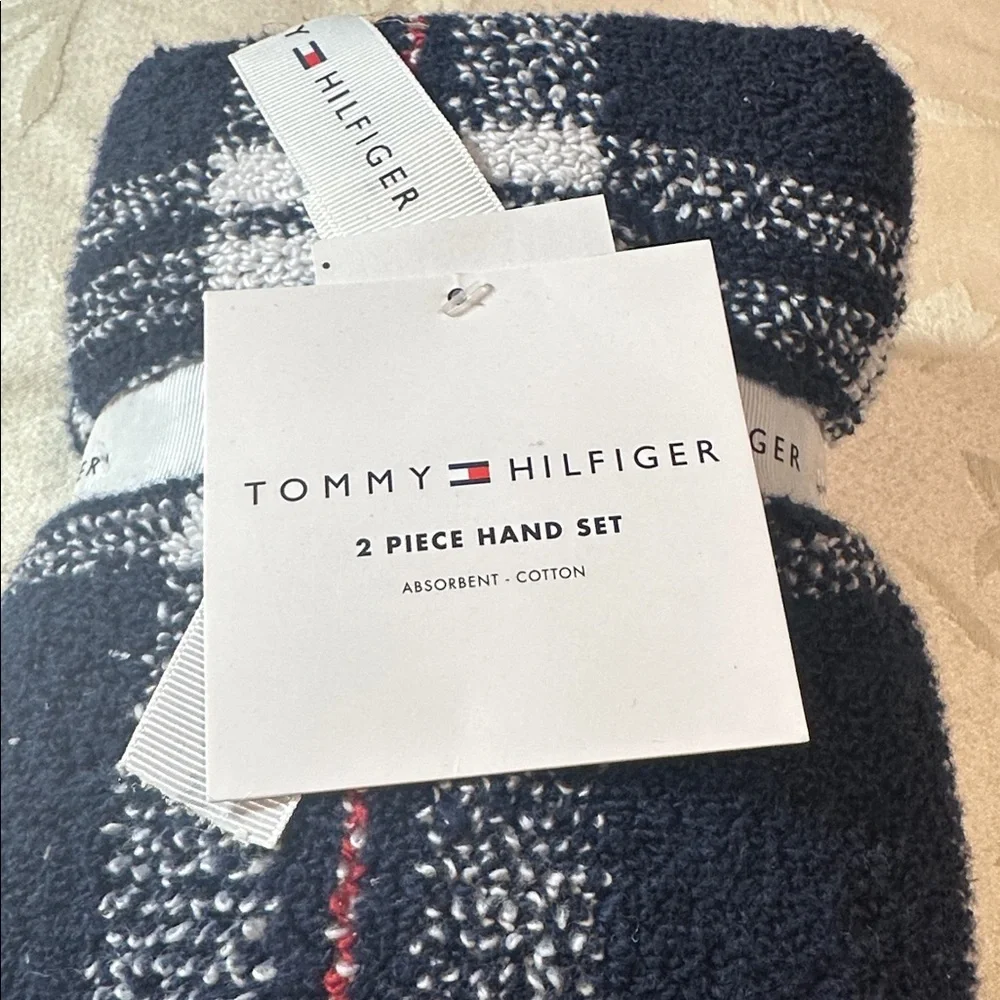 NWT Tommy Hilfiger - 2 Piece Hand Towel Set